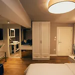 Romeo Hotel *