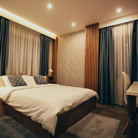 Romeo Hotel *