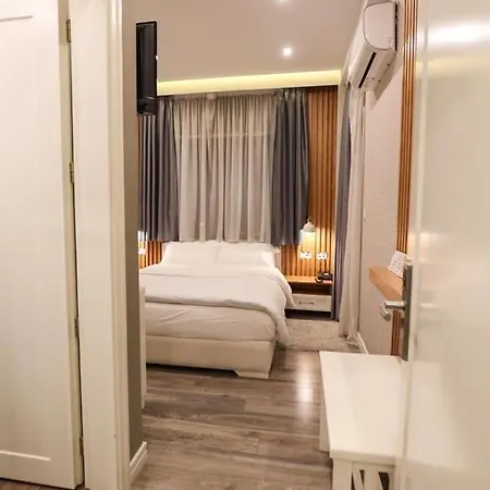 Romeo Hotel *