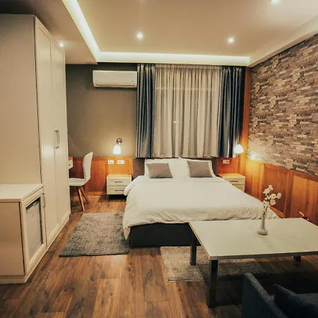 Romeo * Korça